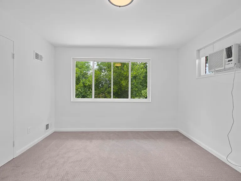 716 Audrey Ln — Photo 36