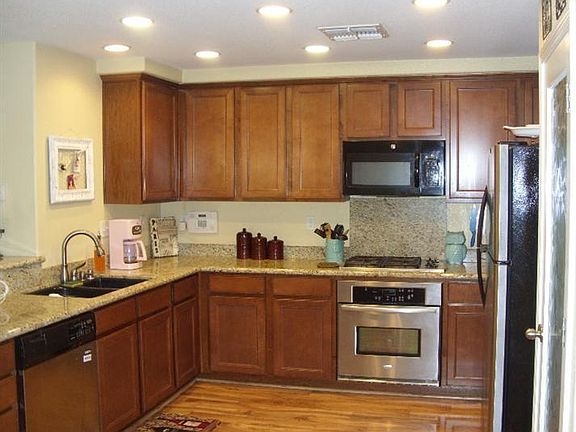 5th image of 3253 Paumanok Way