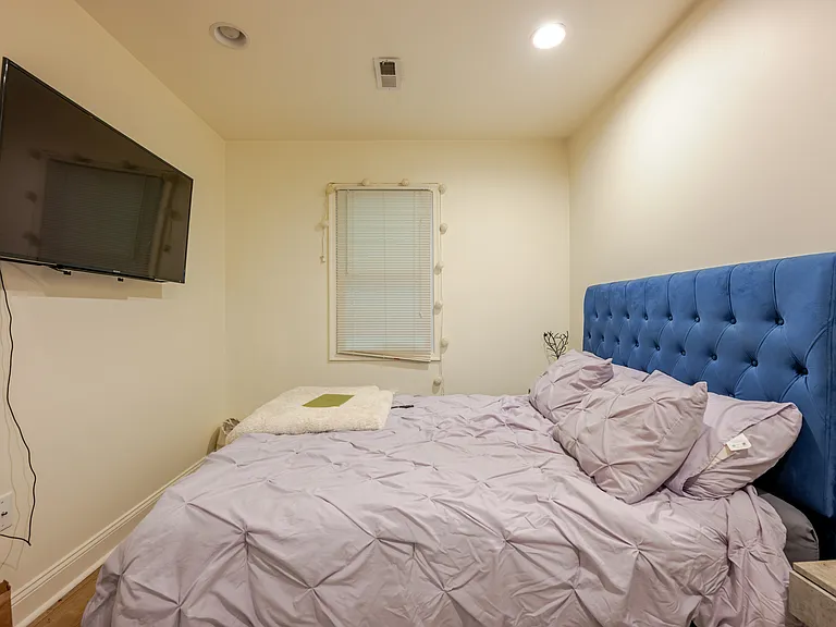 1909 M St NE #2 — Photo 6