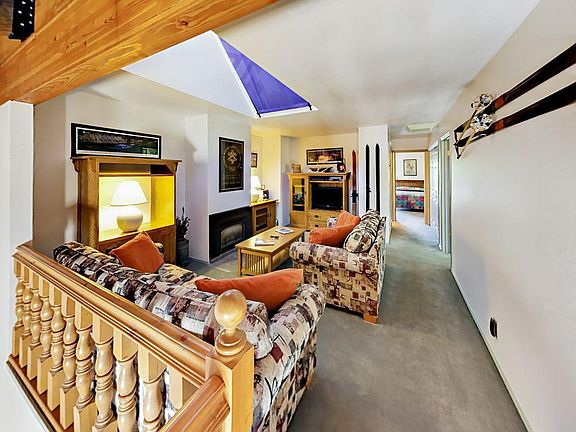 2nd image of 8014 S Sunnyoak Cir #8014