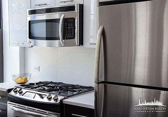 3rd image of 149 E 36th St #4S