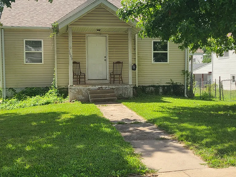 1603 N Cedar St — Photo 9