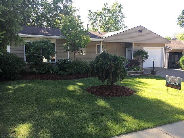1st image of 32 Aspen Ln