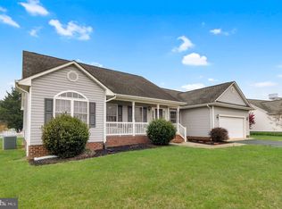 204 Meadow Ln, Bowling Green, VA 22427