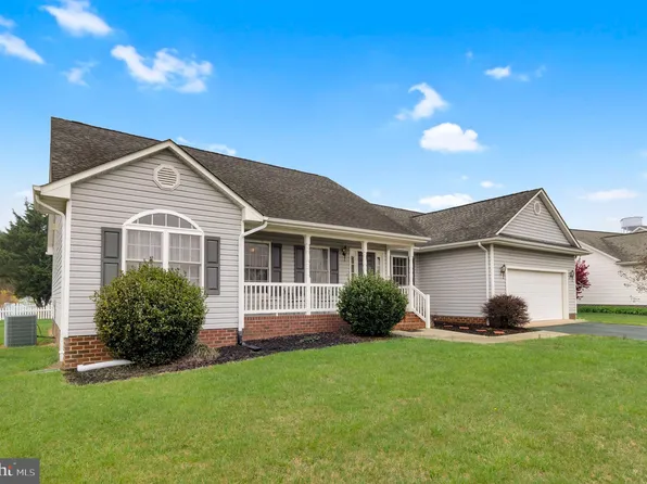 204 Meadow Ln, Bowling Green, VA 22427
