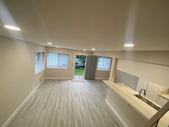 4th image of 227 Mahan Ct APT 2