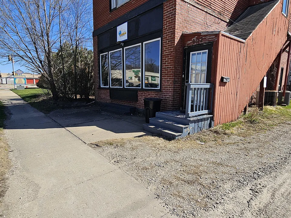 602 W Burlington Ave