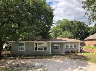 1105 N Stewart St, Azle, TX 76020