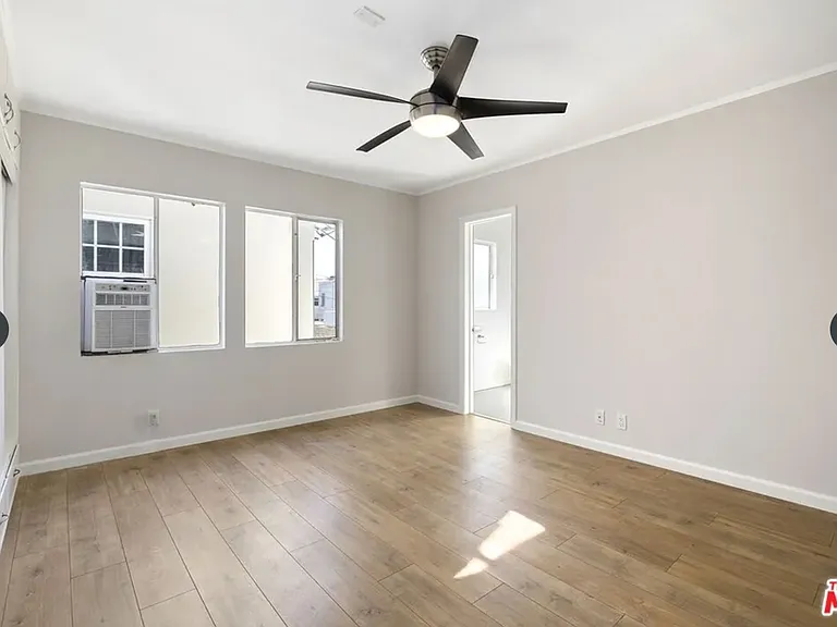 121 S Crescent Dr #C — Photo 7