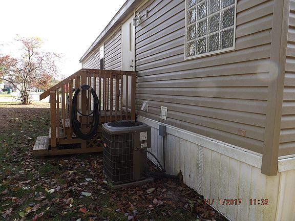 4th image of 325 Pyramid Pines Est