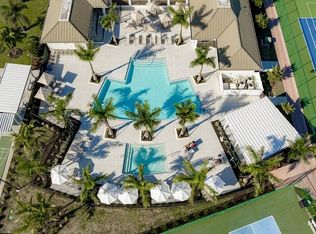 52 Queen Palm Dr, Naples, FL 34114