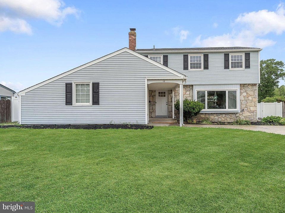 1st image of 12 Jefferson Dr