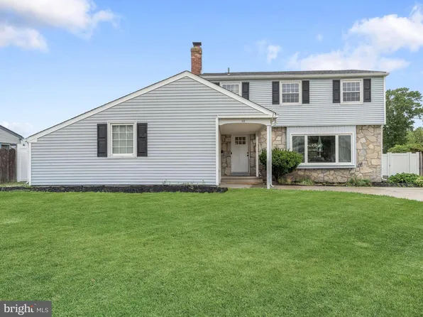 12 Jefferson Dr, Clementon, NJ 08021
