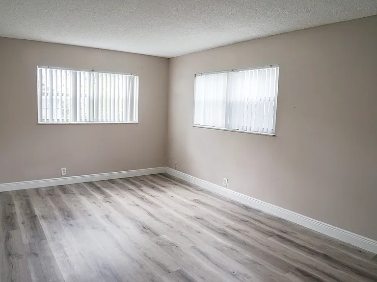4280 Woodside Dr #12 — Photo 14