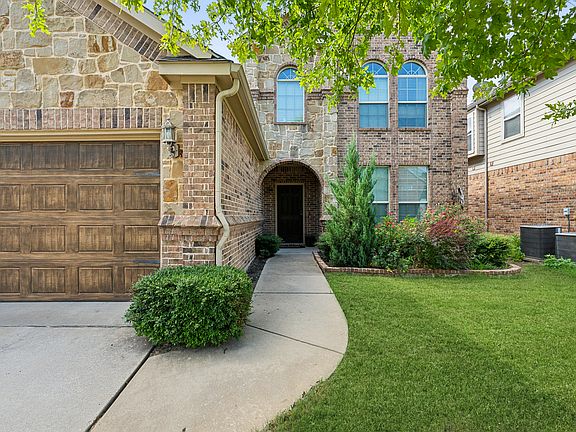 3rd image of 1204 Realoaks Dr