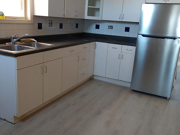 5th image of 1340 W Wellington Ave #3