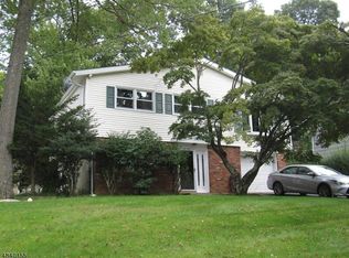 505 Nariticong Ave, Hopatcong, NJ 07843