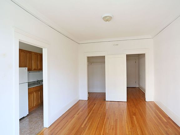 3rd image of 1235 Bush St APT 32