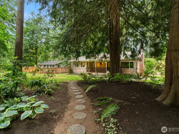 9390 NE Wardwell Road, Bainbridge Island, WA 98110