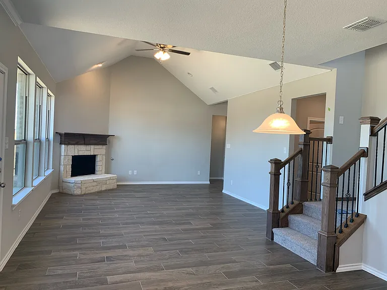 601 Long Prairie Dr — Photo 4