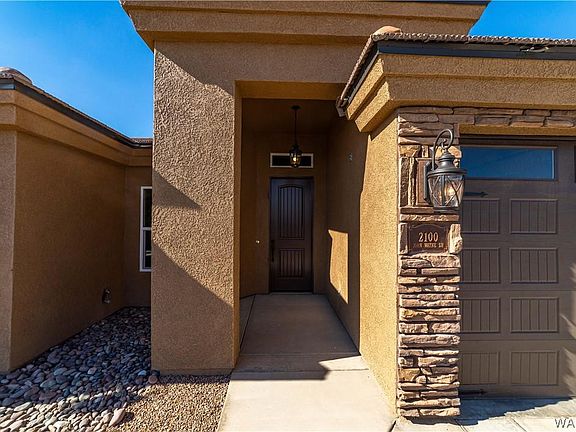 3rd image of 2094 John Wayne Dr