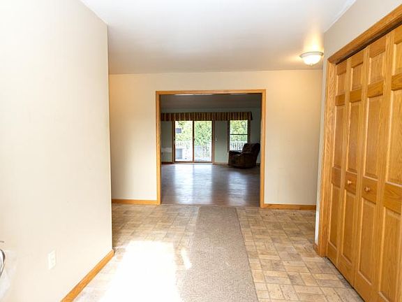4th image of 28 N Barrie Rd