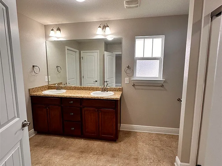 3889 Weatherstone Cir — Photo 21
