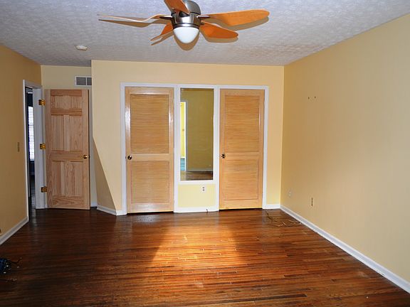 4th image of 75 Marrus Dr