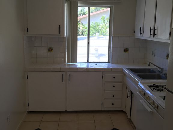 2nd image of 3025 Perlita Ave APT 10