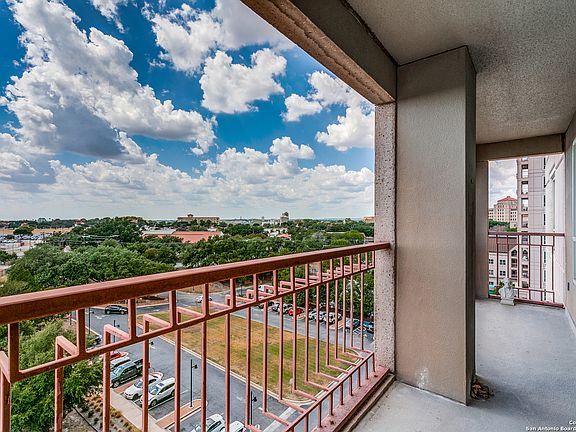 4th image of 1 TOWERS PARK LN #712
