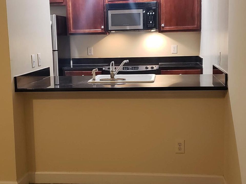 1st image of 815 Porter St APT 321