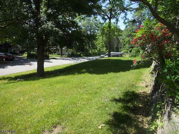 3rd image of 70 Arrowhead Dr