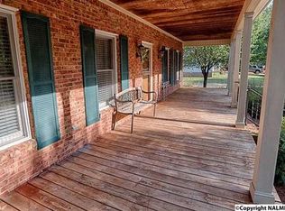 405 Cloverleaf Dr, Athens, AL 35611