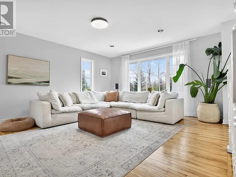 38 Charles Meade Dr — Photo 4