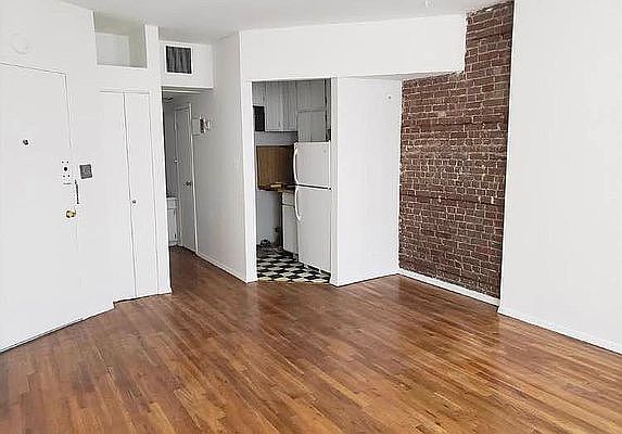 4th image of 1306 2nd Ave APT 3FS
