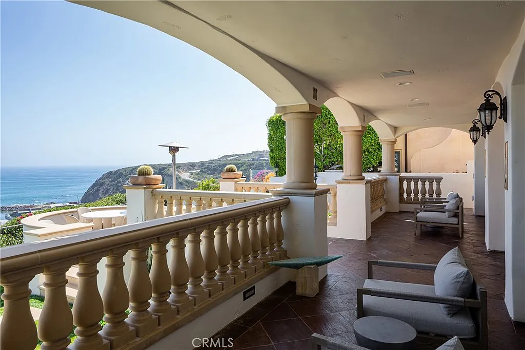 5 bed, 5.5 bath, 5502 sqft, $25,000 — Photo 4