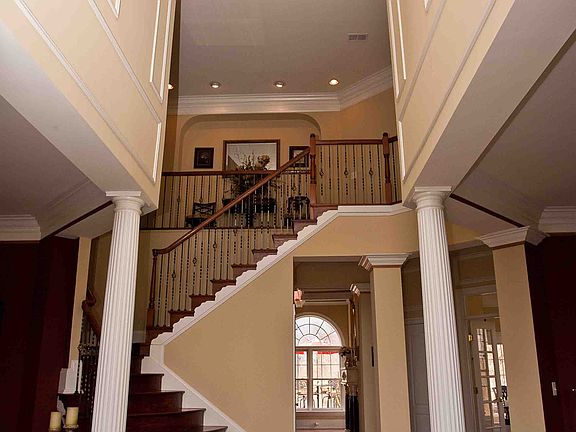 3rd image of 5413 Sherman Oaks Ct