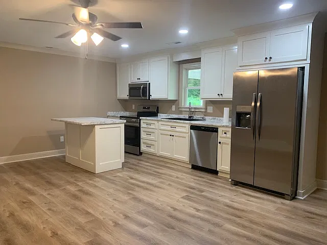1 bed, 1.0 bath, $900 — Photo 3