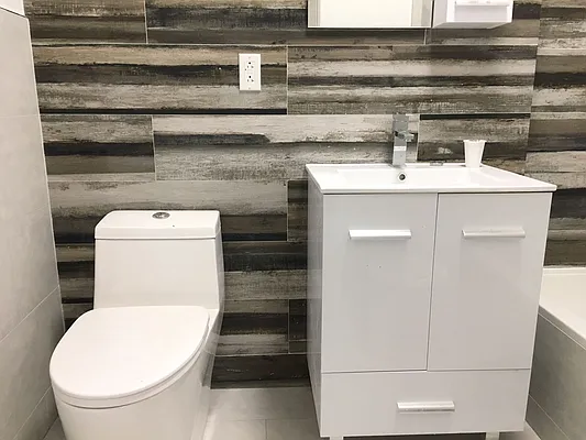 Rented by Lang Realty LLC | media 10