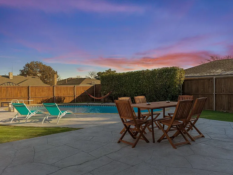 1425 Mayfield Ave — Photo 39