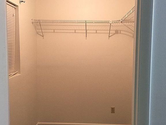 4th image of 2617 Phlox St