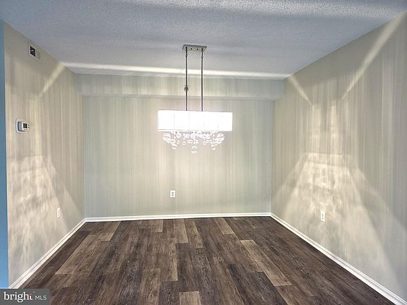 3rd image of 15107 Interlachen Dr #2-517