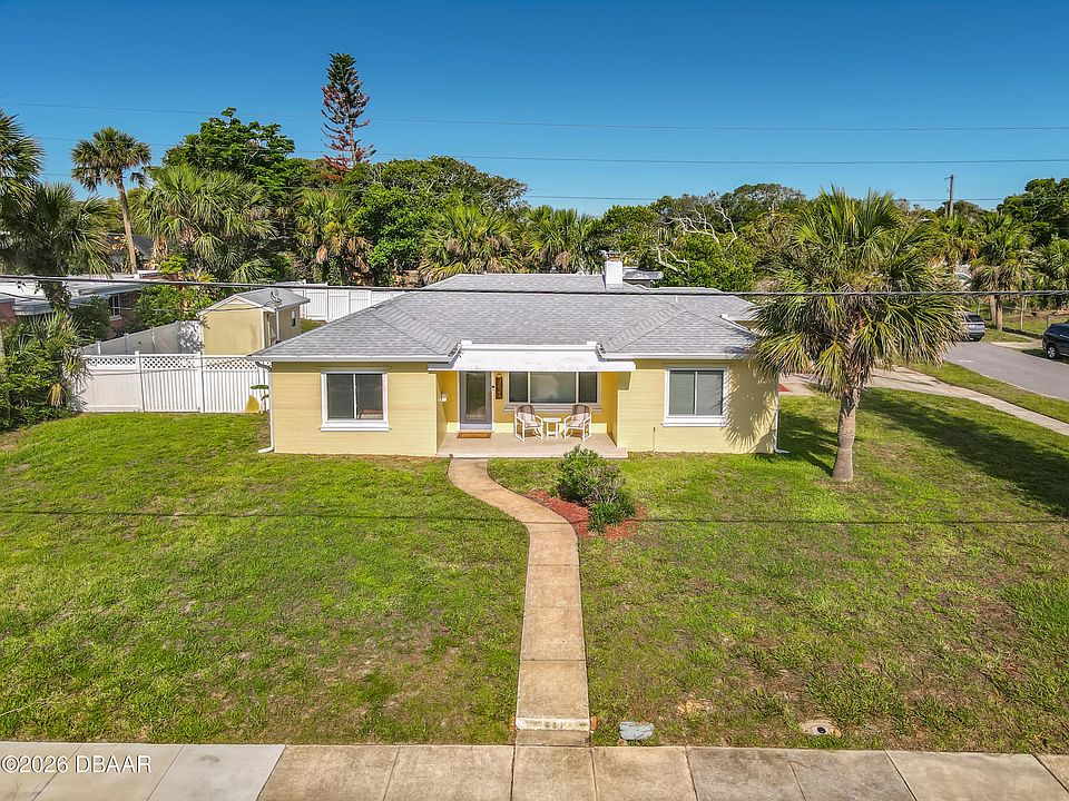 1st image of 1621 N Oleander Ave