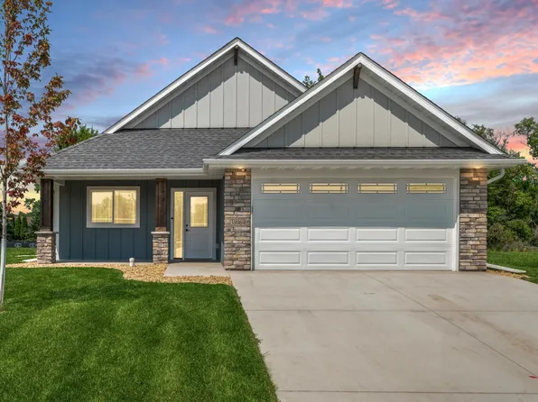 38969 Elm Ct, North Branch, MN 55056