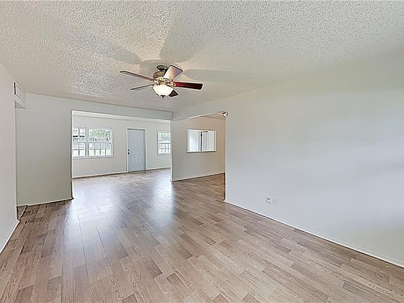 4th image of 3410 Sutton Dr