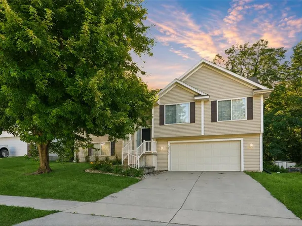 6915 Deerview Dr, Urbandale, IA 50322
