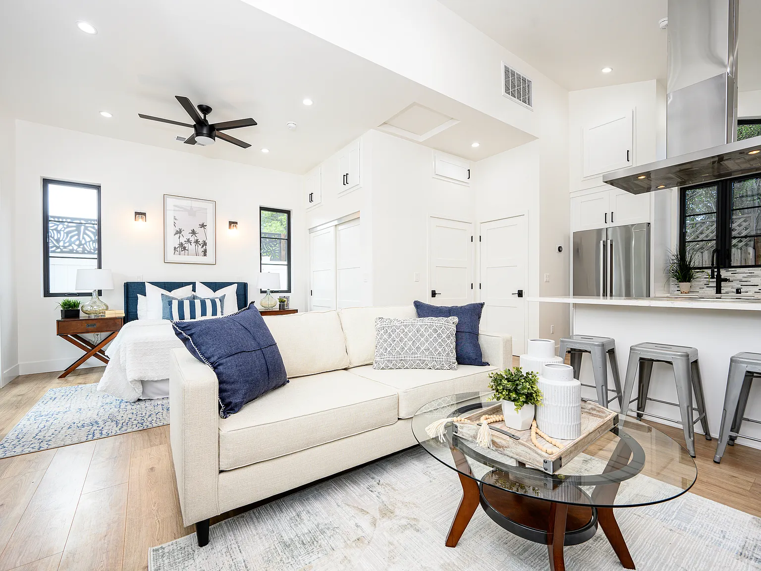 Studio, 500 sqft, $3,295 — Photo 4
