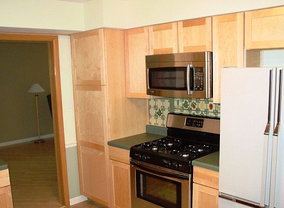 4th image of 18851 Wildwood Ave