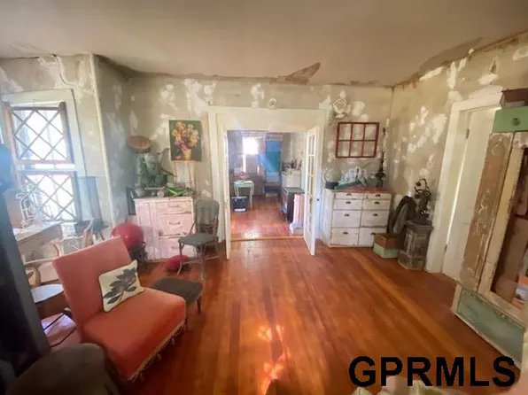 209 S East Ave, Western, NE 68464