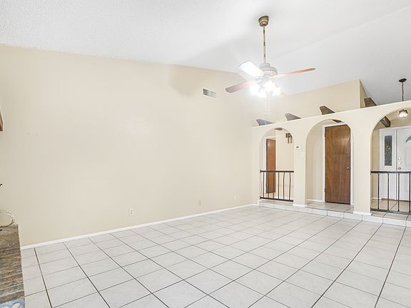 3rd image of 5003 Starfire Ln